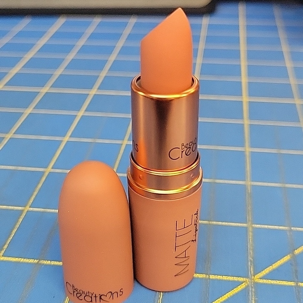 Beauty Creations Matte Lipstick - LS17 Naughty